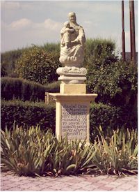 Prícestná socha Panny Márie